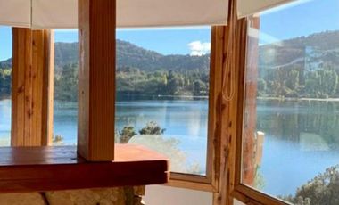 Importante casa con costa de lago en Bariloche