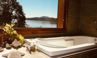 Importante casa con costa de lago en Bariloche