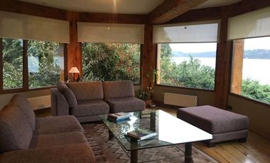 Importante casa con costa de lago en Bariloche