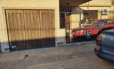 VENTA Casa ideal 2 Flias  VILLA BALLESTER