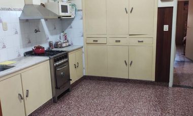 VENTA Casa ideal 2 Flias  VILLA BALLESTER