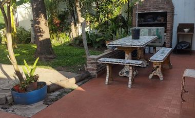 VENTA Casa ideal 2 Flias  VILLA BALLESTER