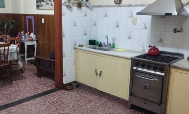 VENTA Casa ideal 2 Flias  VILLA BALLESTER