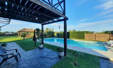 Casa Quinta Venta 4 dormitorios 2 baños 1000mts2 -90mts2 cubiertos- La Capilla, Florencio Varela