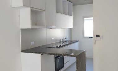 Excelente unidad 3 ambientes con terraza propio, cochera cubierta. Detalles de categ. Olivos