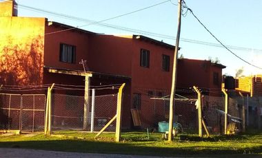 Dúplex en venta - 3 dormitorios 3 baño - Cochera - 135mts2 - Melchor Romero