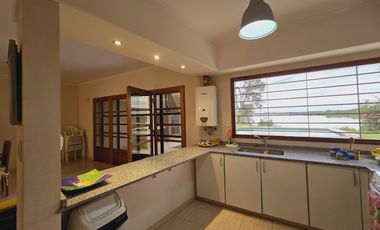 Casa frente al Río en venta - Sauce Viejo