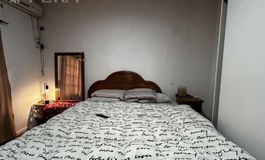 Venta de casa de 3 ambientes con cochera en Wilde