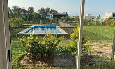 Casa - Barrio Santa Juana - Venta