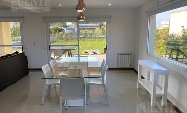 Casa - Barrio Santa Juana - Venta
