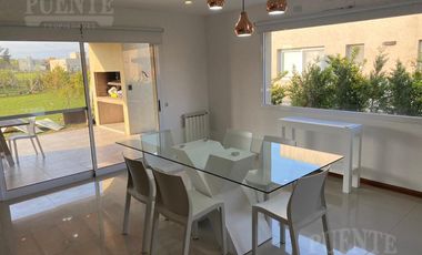 Casa - Barrio Santa Juana - Venta