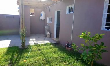 Casa en venta - 2 dormitorios 1 baño - 70mts2 - La Lucila Del Mar