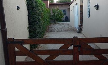 Casa en venta - 2 dormitorios 1 baño - 70mts2 - La Lucila Del Mar