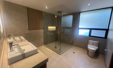 CASA DE LUJO REMODELADA EN VENTA