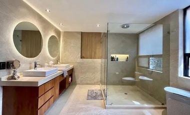 CASA DE LUJO REMODELADA EN VENTA