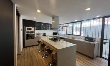CASA DE LUJO REMODELADA EN VENTA