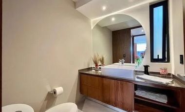 CASA DE LUJO REMODELADA EN VENTA