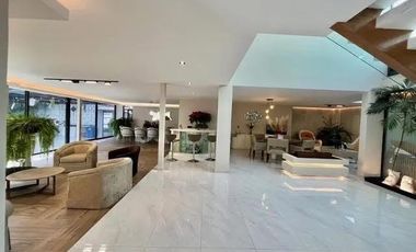 CASA DE LUJO REMODELADA EN VENTA