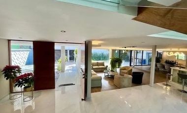 CASA DE LUJO REMODELADA EN VENTA