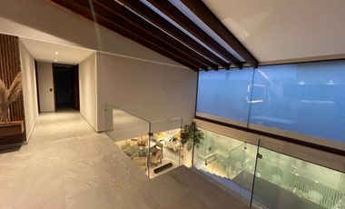 CASA DE LUJO REMODELADA EN VENTA