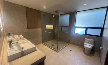 CASA DE LUJO REMODELADA EN VENTA