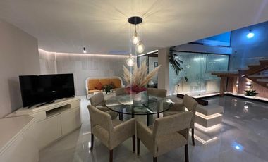 CASA DE LUJO REMODELADA EN VENTA