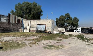 Terreno con servicios con excelente ubicación.