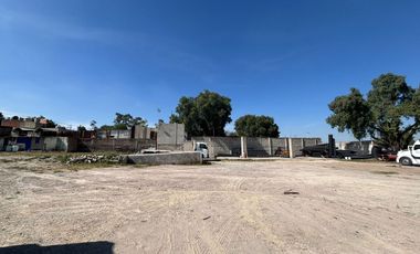 Terreno con servicios con excelente ubicación.