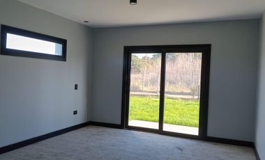 Casa en venta - 3 Dormitorios 5 Baños - 690Mts2 - Mar del Plata