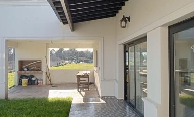 Casa en venta - 3 Dormitorios 5 Baños - 690Mts2 - Mar del Plata