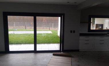 Casa en venta - 3 Dormitorios 5 Baños - 690Mts2 - Mar del Plata