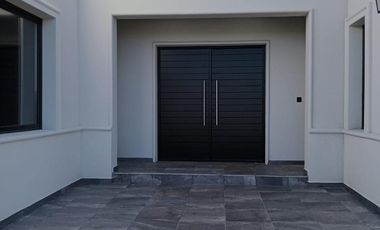 Casa en venta - 3 Dormitorios 5 Baños - 690Mts2 - Mar del Plata