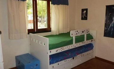Excelente chalet ubicada en José Marmol