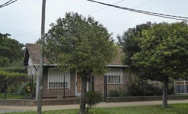 Excelente chalet ubicada en José Marmol