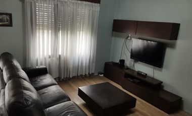 Excelente chalet ubicada en José Marmol