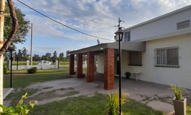Casa en venta - 3 Dormitorios 1 Baño - 782Mts2 - Mercedes
