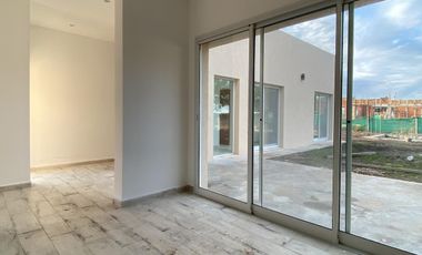 Venta a estrenar Casa de 4 amb con parrilla y pileta Canning Barrio Santa Ines
