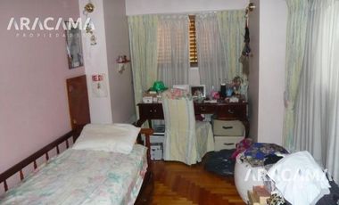Importante chalet en zona residencial - Monte Grande