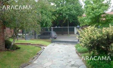 Importante chalet en zona residencial - Monte Grande