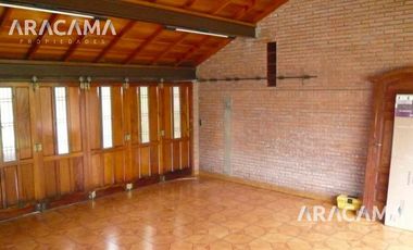 Importante chalet en zona residencial - Monte Grande