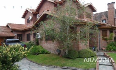 Importante chalet en zona residencial - Monte Grande