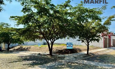 Terreno Residencial en Venta en Esquina Frente Jardin Esmeralda Norte Colima