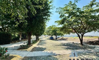 Terreno Residencial en Venta en Esquina Frente Jardin Esmeralda Norte Colima