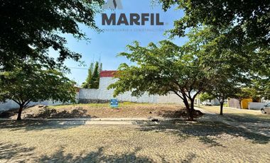 Terreno Residencial en Venta en Esquina Frente Jardin Esmeralda Norte Colima