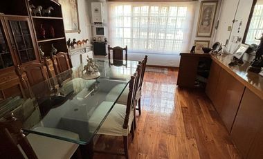 Casa 4 ambientes con detalles de categoría. Florida.
