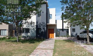 Casa en venta  5 ambientes Barrio cerrado San Matías