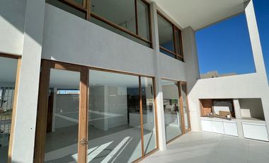 Casa Venta o Alq. de 3 dorm en Ceibos, Puertos del Lago
