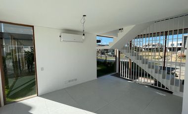 Casa Venta o Alq. de 3 dorm en Ceibos, Puertos del Lago