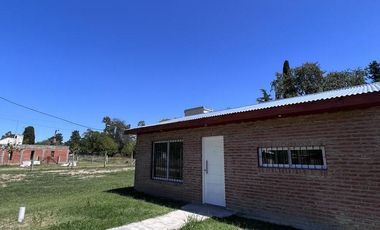 Casa a estrenar en Barrio Cerrado sin expensas El Relincho Bosques Souriguez sobre lote de 600 m2.