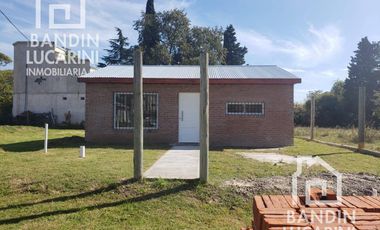 Casa a estrenar en Barrio Cerrado sin expensas El Relincho Bosques Souriguez sobre lote de 600 m2.